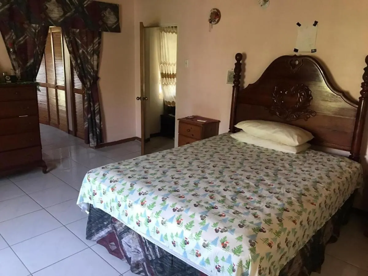 Miss Joyce'S Place Runaway Bay 0*,  Jamaica
